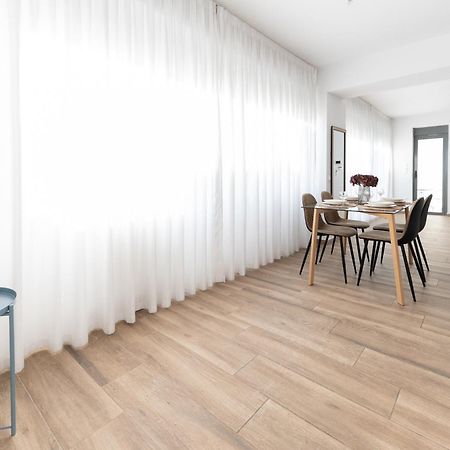 Stylish Spacious Apartment In Palaio Faliro Афины Экстерьер фото