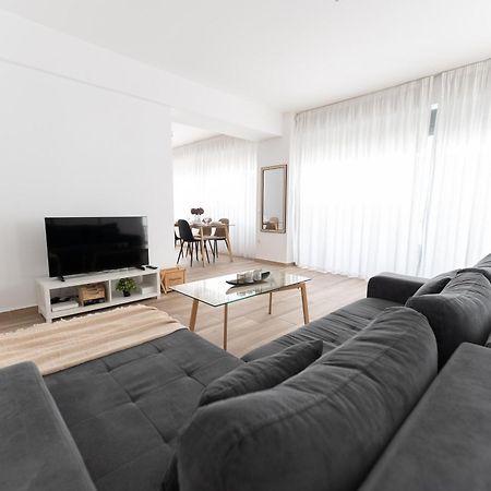 Stylish Spacious Apartment In Palaio Faliro Афины Экстерьер фото