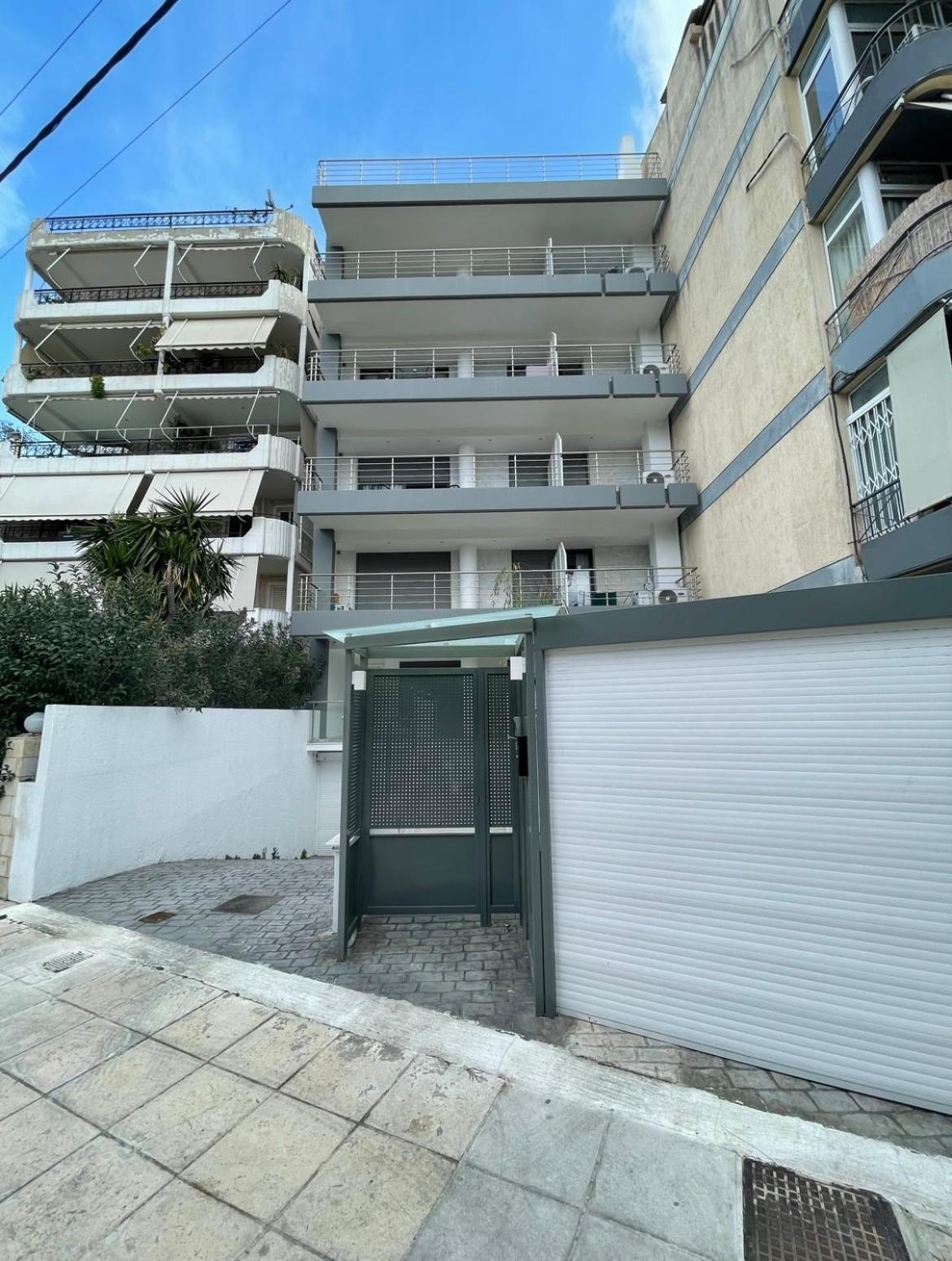 Stylish Spacious Apartment In Palaio Faliro Афины Экстерьер фото