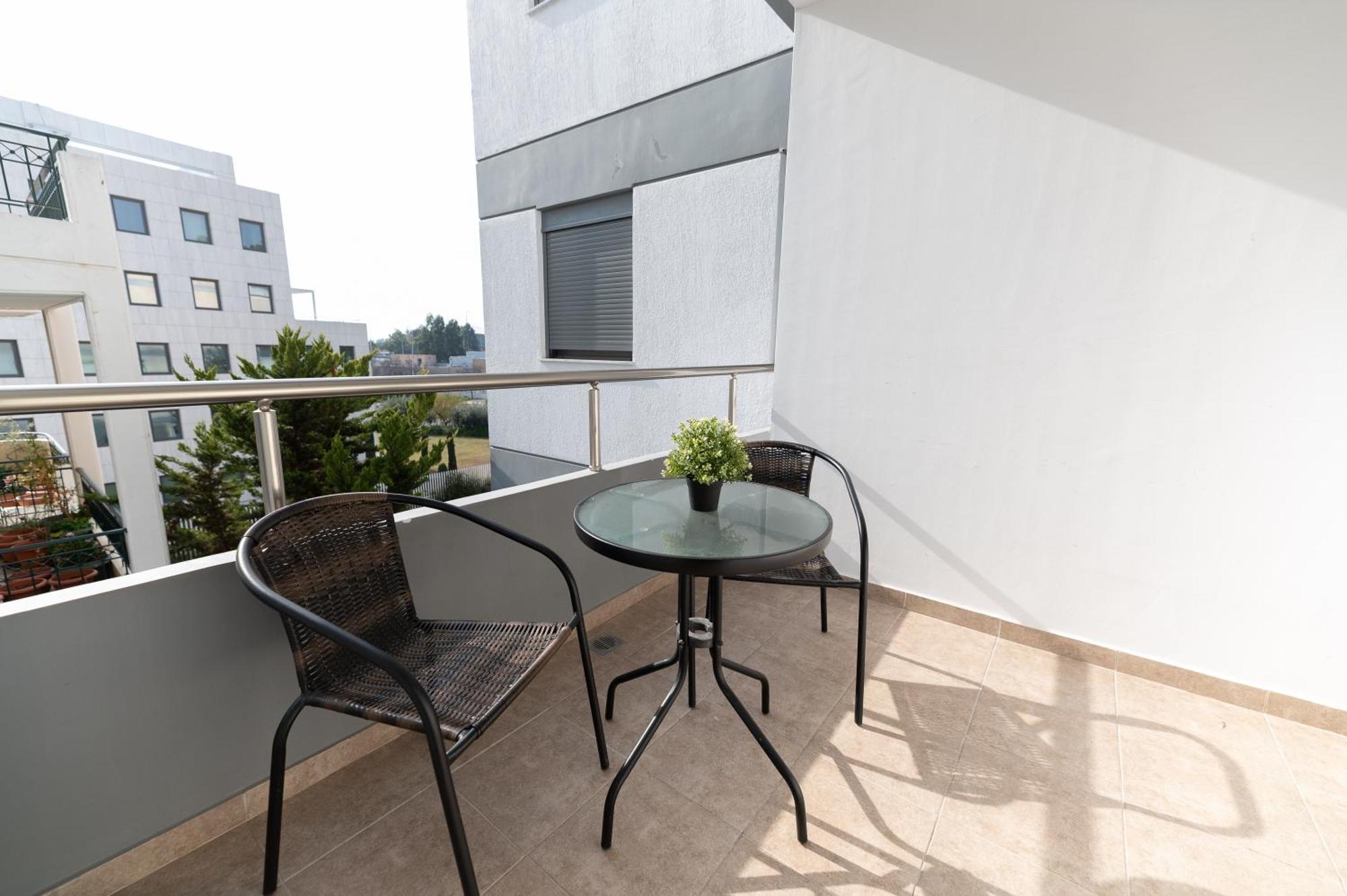 Stylish Spacious Apartment In Palaio Faliro Афины Экстерьер фото