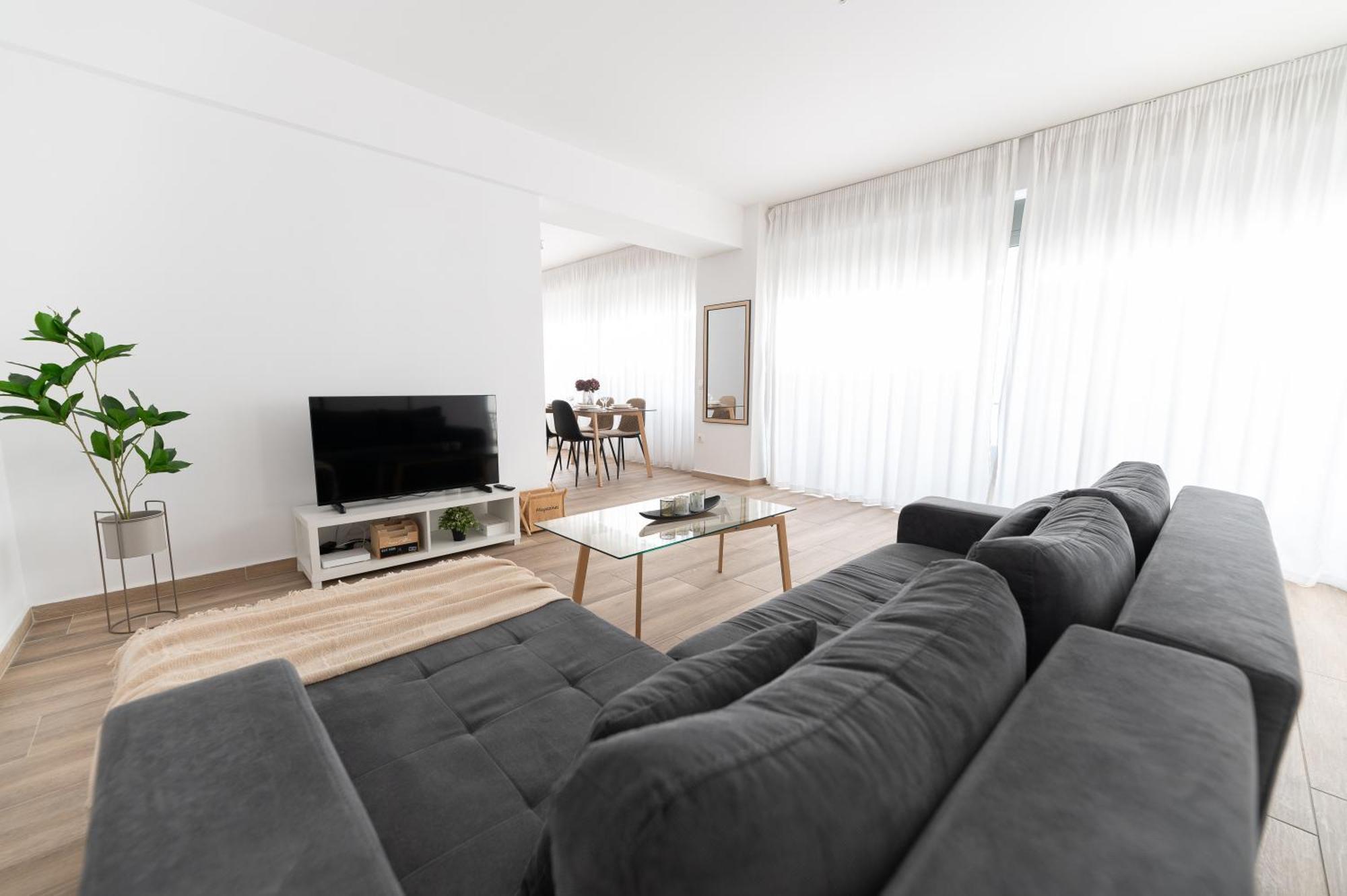 Stylish Spacious Apartment In Palaio Faliro Афины Экстерьер фото
