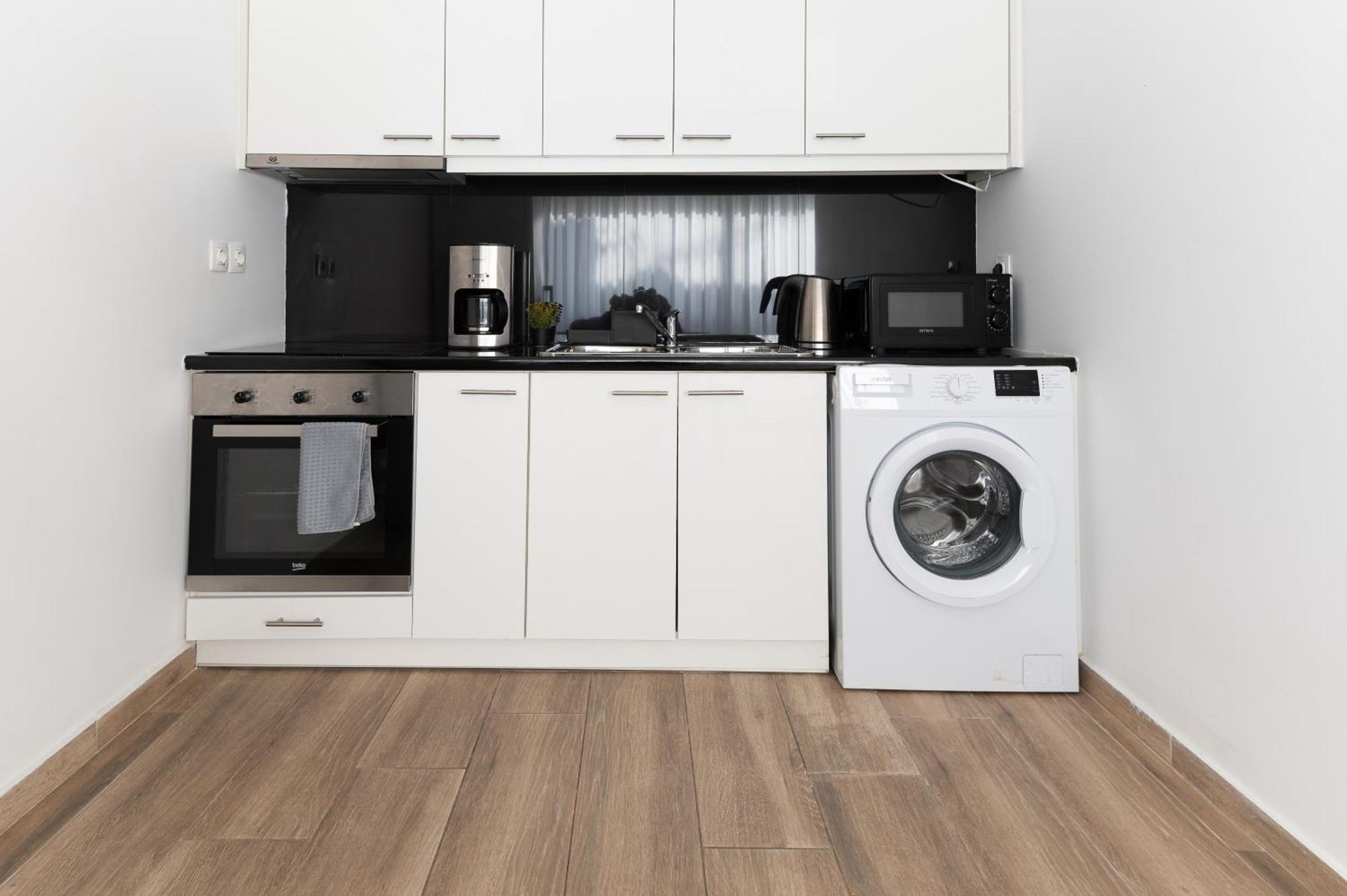 Stylish Spacious Apartment In Palaio Faliro Афины Экстерьер фото