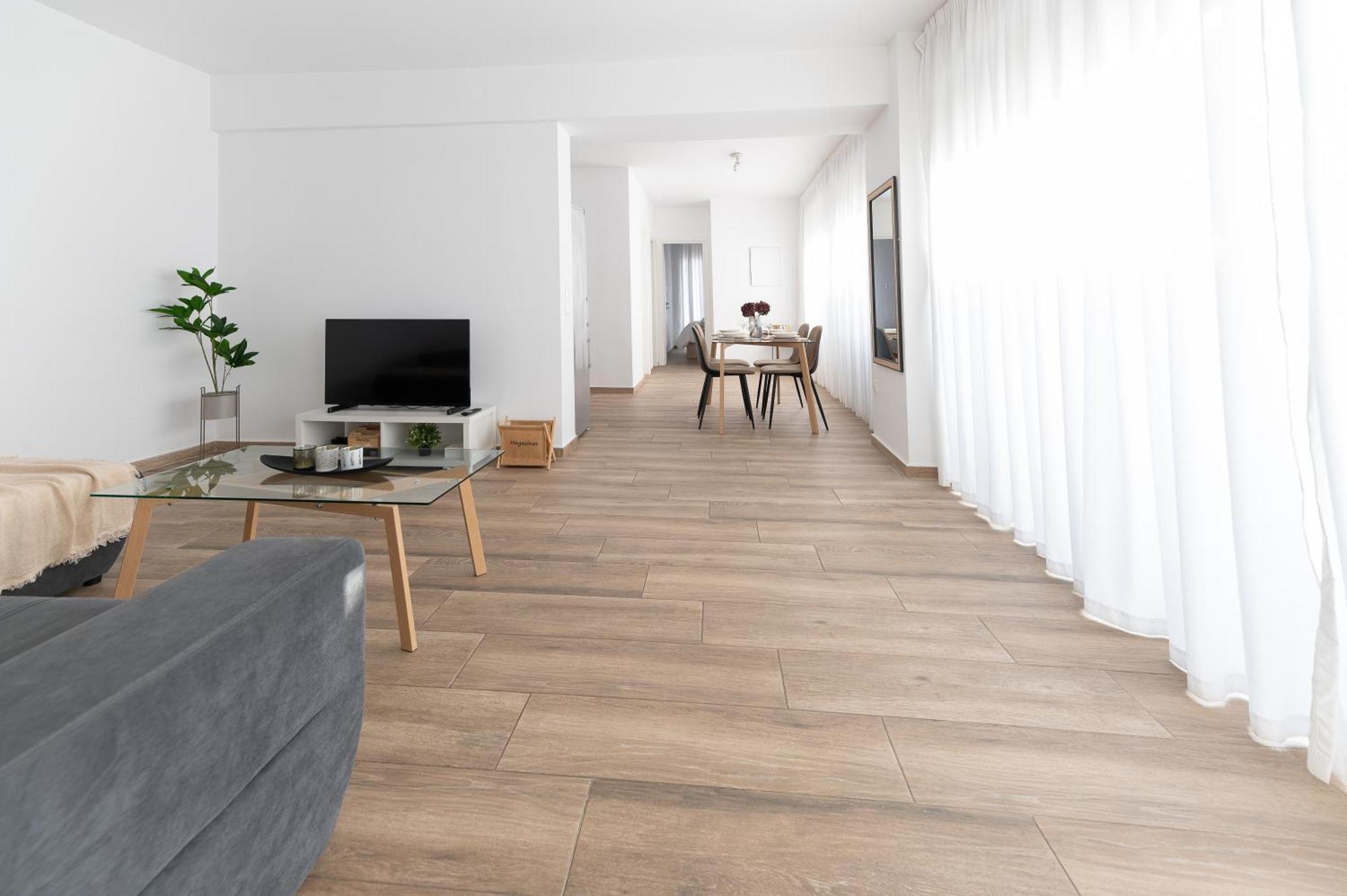 Stylish Spacious Apartment In Palaio Faliro Афины Экстерьер фото