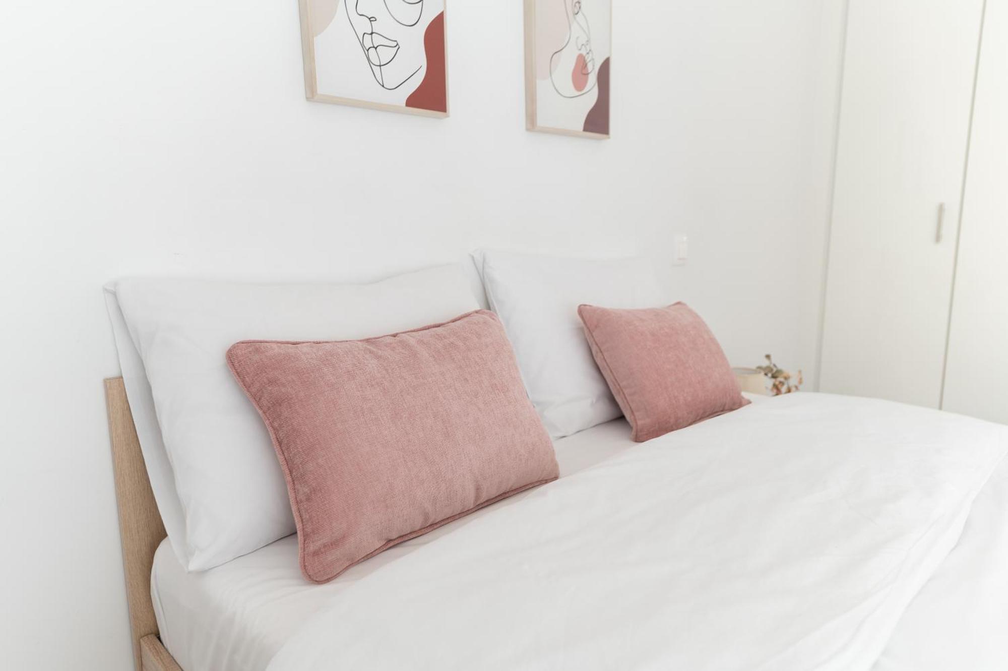 Stylish Spacious Apartment In Palaio Faliro Афины Экстерьер фото