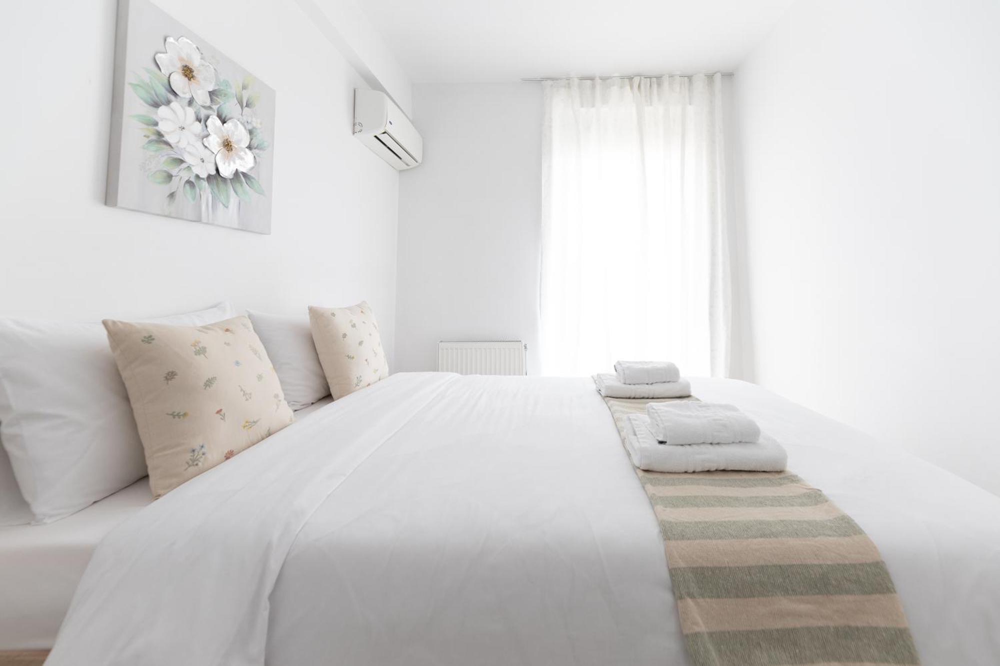 Stylish Spacious Apartment In Palaio Faliro Афины Экстерьер фото